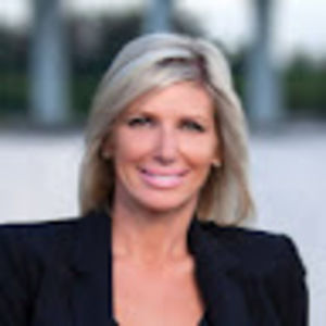 Meet your Posher, Lorie